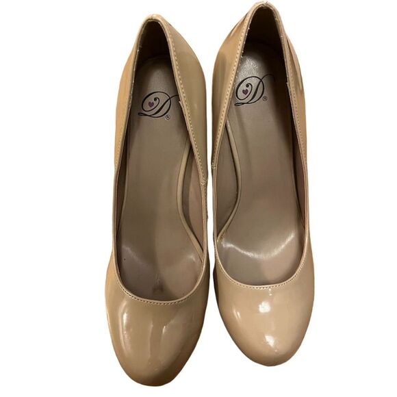 D HEART Beige Patent Platform Stiletto Pumps Size 9 - Picture 5 of 7